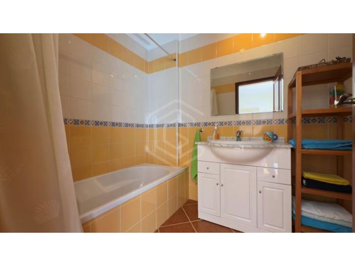 Image No.22-4 Bed House for sale