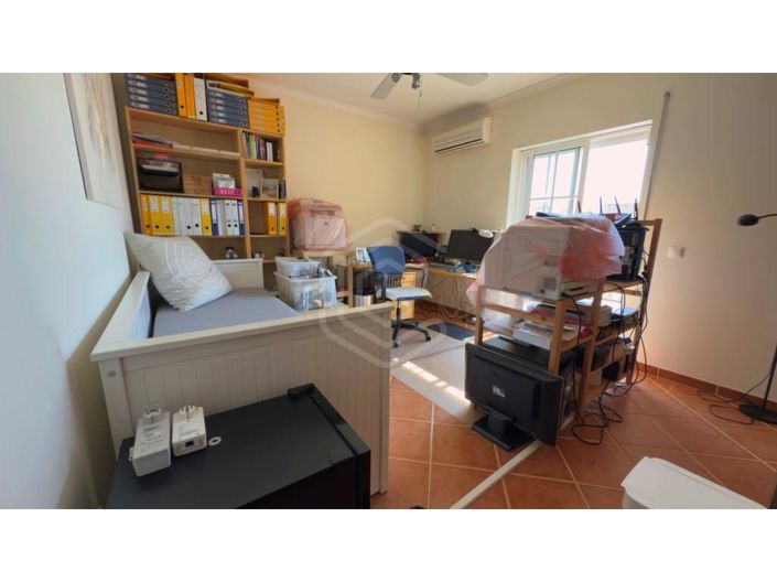 Image No.26-4 Bed House for sale