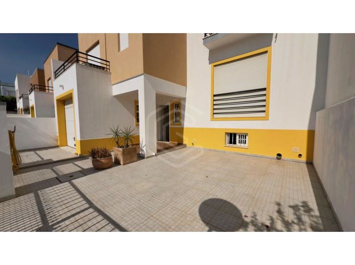 Image No.3-4 Bed House for sale