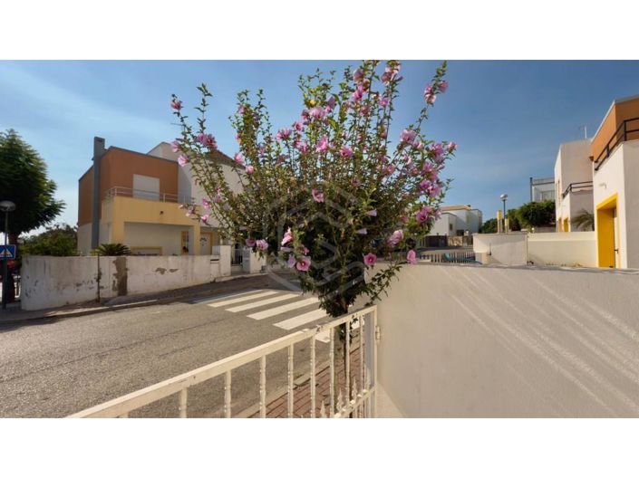 Image No.7-4 Bed House for sale