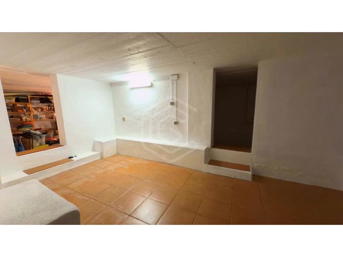 Image No.9-4 Bed House for sale