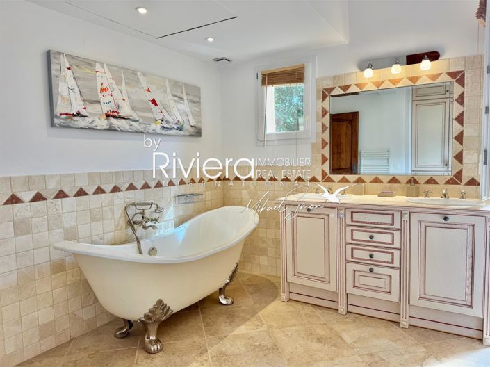 Image No.16-4 Bed House for sale