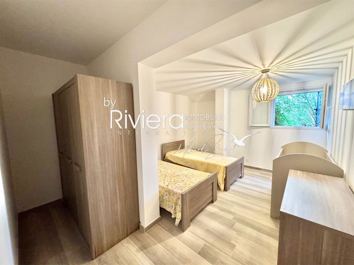 Image No.25-4 Bed House for sale