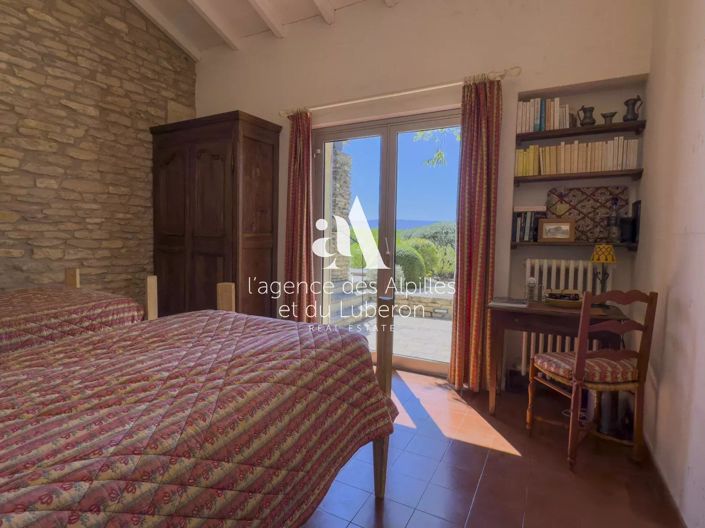 Image No.16-5 Bed House for sale