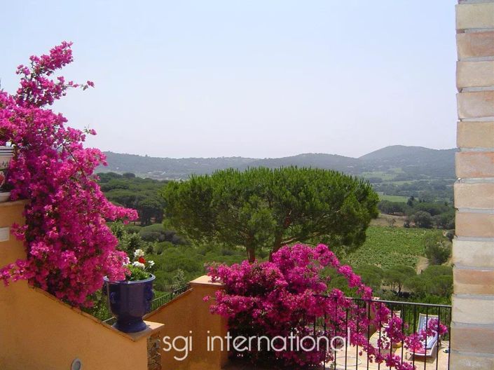 Image No.2-6 Bed House for sale