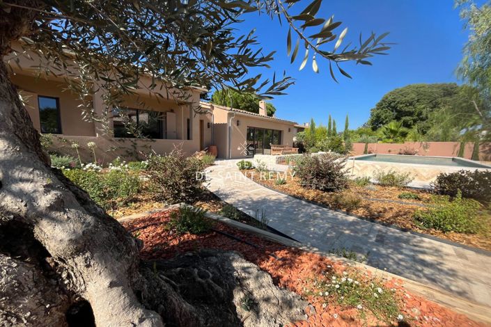 Image No.2-4 Bed House for sale