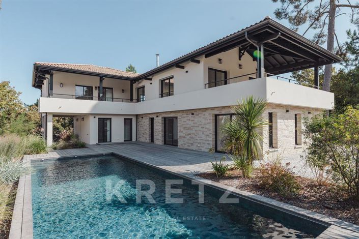 Image No.1-4 Bed House for sale