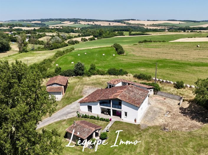 Image No.1-4 Bed House for sale