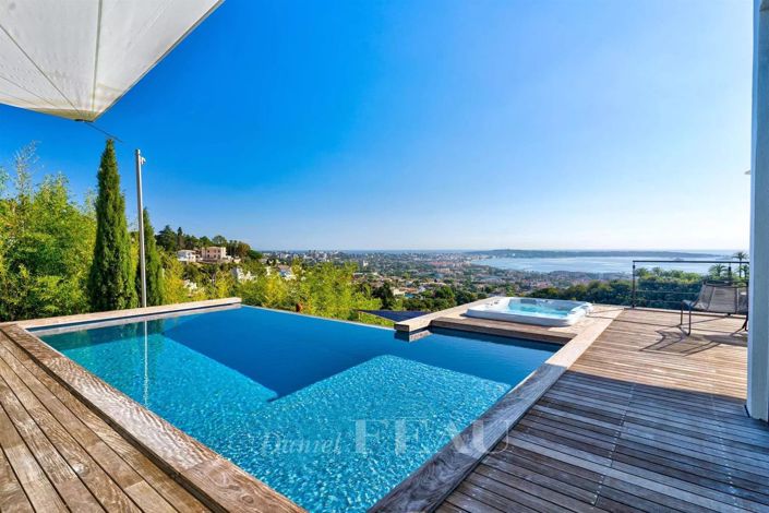 Image No.1-4 Bed House for sale
