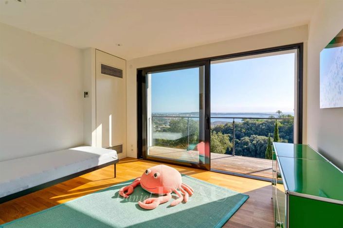 Image No.11-4 Bed House for sale