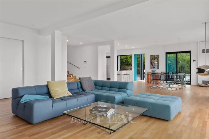 Image No.18-4 Bed House for sale