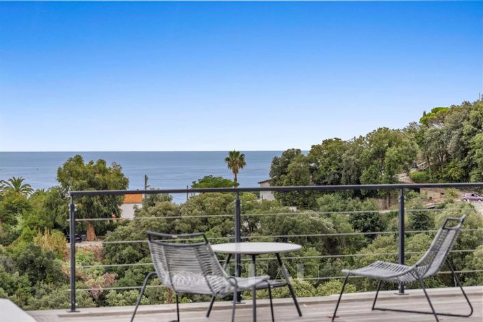 Image No.2-4 Bed House for sale