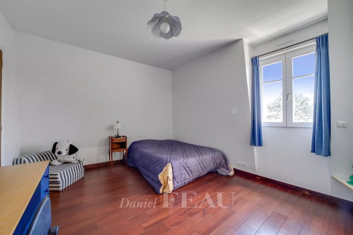 Image No.11-5 Bed House for sale