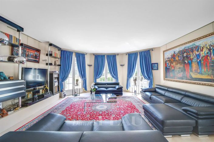 Image No.6-5 Bed House for sale