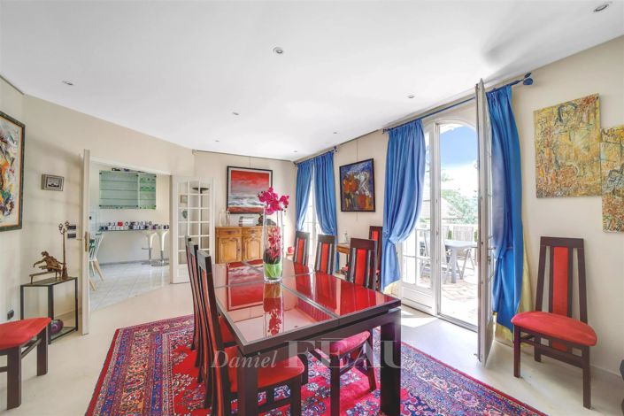 Image No.7-5 Bed House for sale