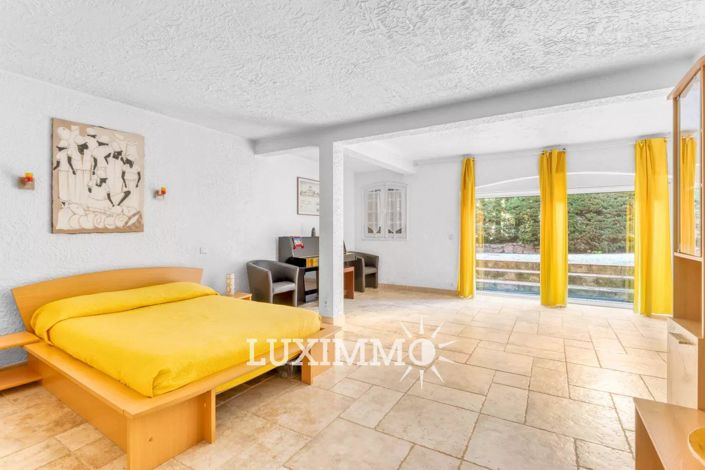 Image No.10-6 Bed House for sale