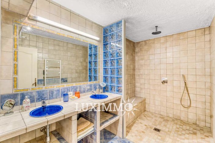 Image No.11-6 Bed House for sale