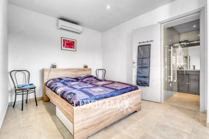 Image No.12-6 Bed House for sale