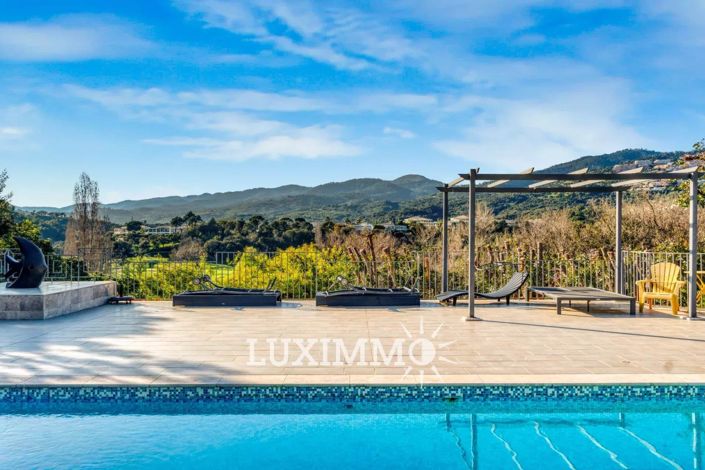 Image No.15-6 Bed House for sale