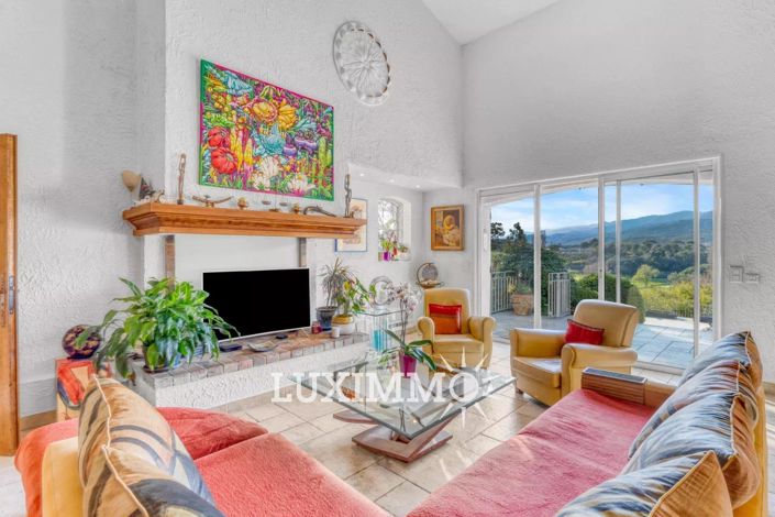 Image No.5-6 Bed House for sale