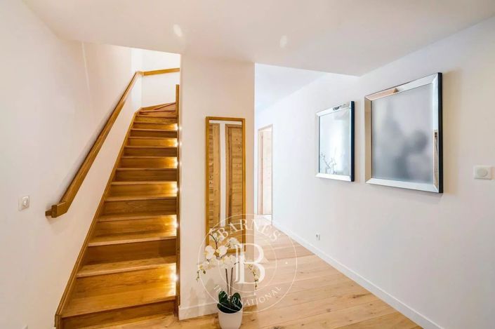 Image No.26-6 Bed House for sale