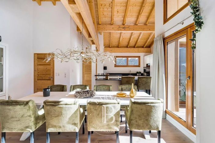 Image No.5-6 Bed House for sale