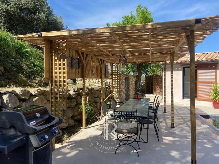 Image No.5-5 Bed House for sale