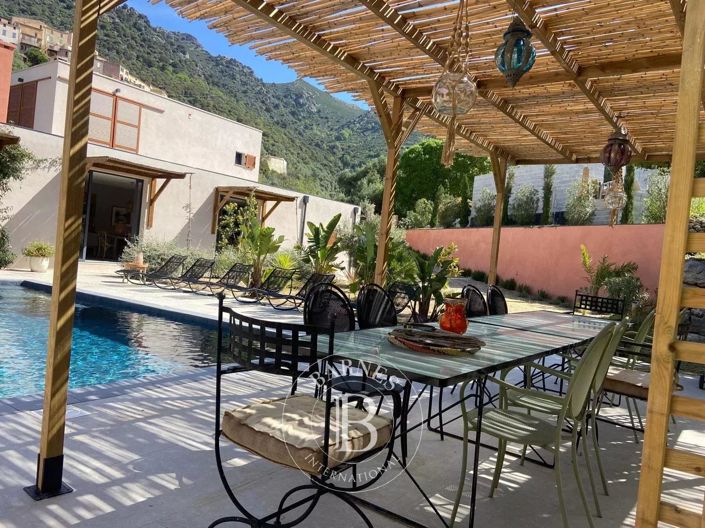 Image No.9-5 Bed House for sale