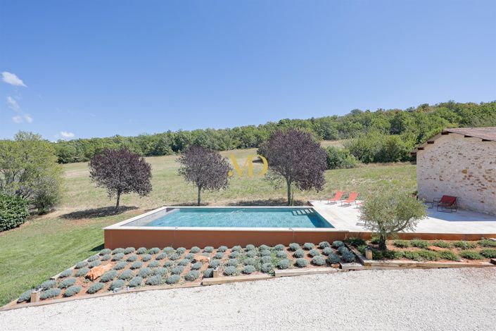 Image No.17-5 Bed House for sale