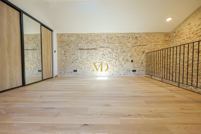 Image No.25-5 Bed House for sale