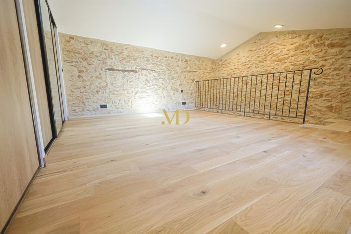 Image No.27-5 Bed House for sale