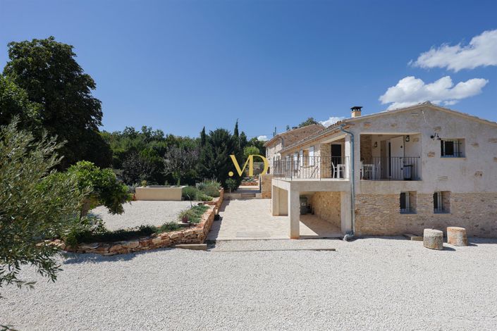 Image No.3-5 Bed House for sale