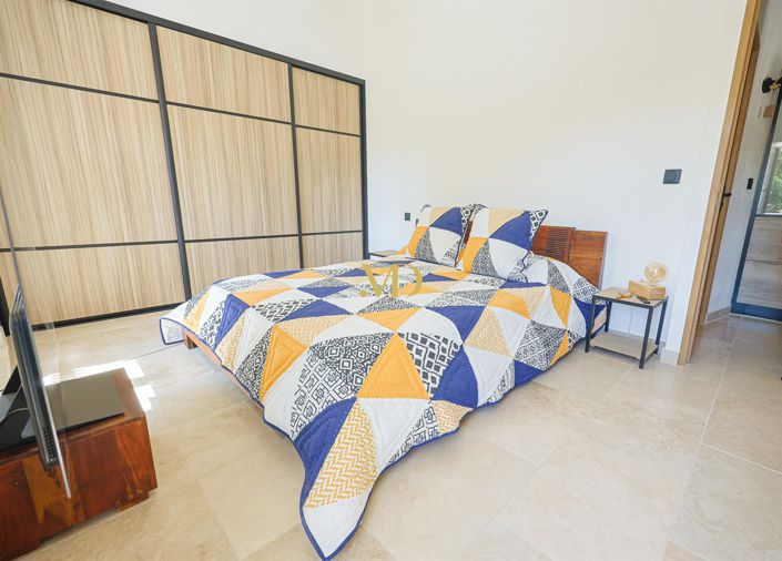 Image No.37-5 Bed House for sale