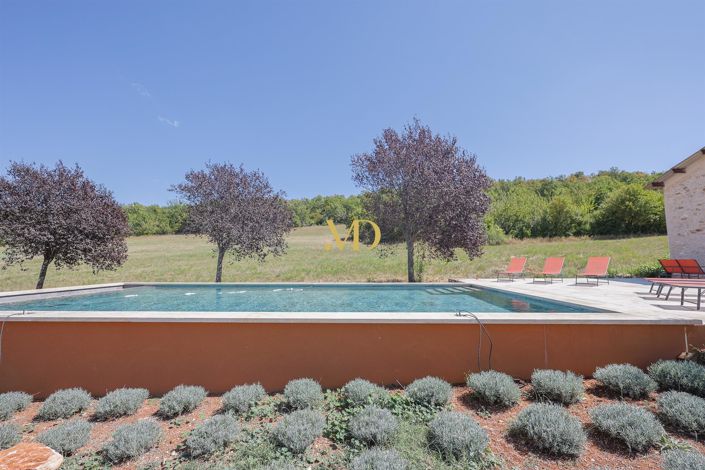 Image No.6-5 Bed House for sale