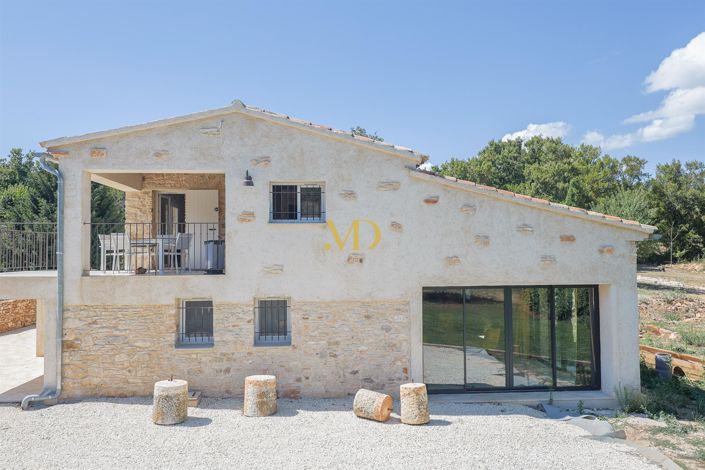 Image No.8-5 Bed House for sale