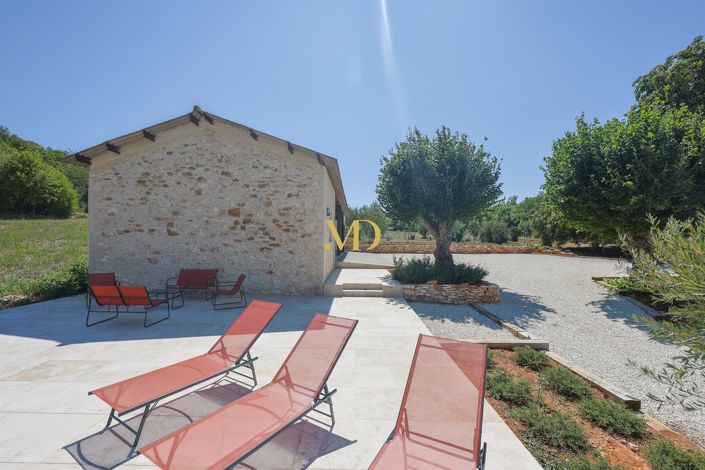 Image No.9-5 Bed House for sale