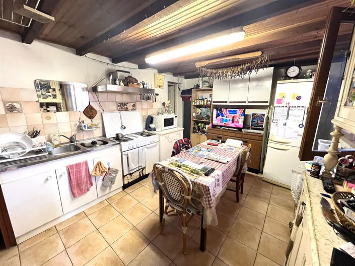 Image No.10-1 Bed House for sale