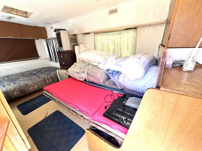 Image No.18-1 Bed House for sale