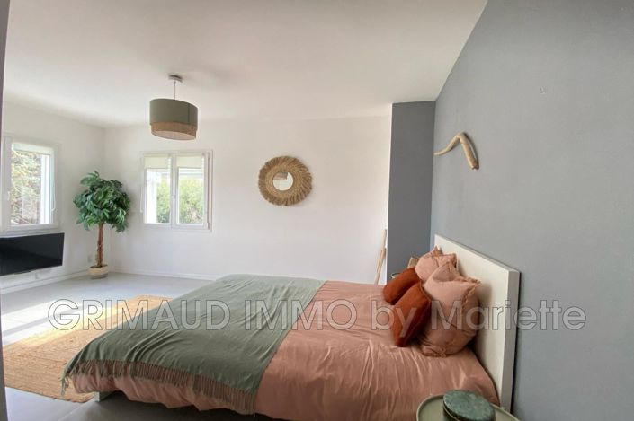 Image No.15-4 Bed House for sale