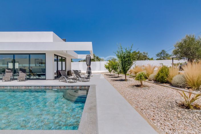 Image No.35-4 Bed House for sale