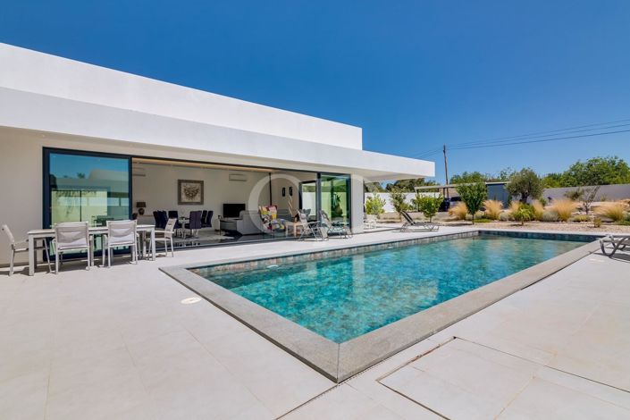 Image No.5-4 Bed House for sale