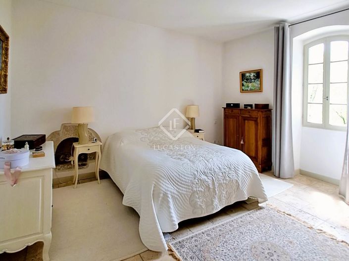 Image No.8-4 Bed House for sale