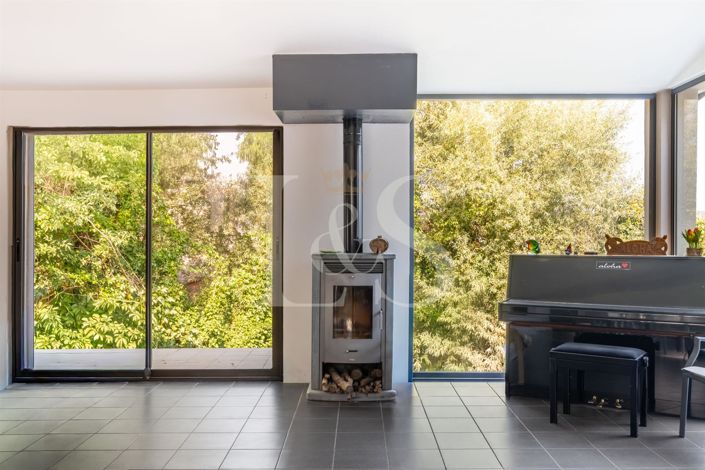 Image No.15-5 Bed House for sale