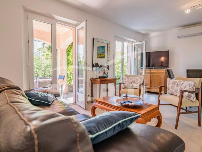 Image No.3-3 Bed House for sale