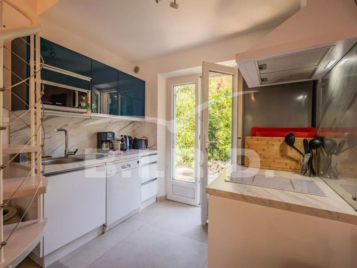 Image No.5-3 Bed House for sale