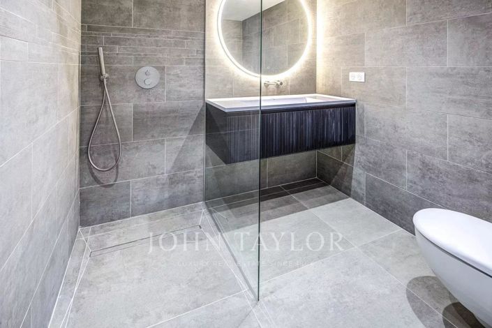 Image No.18-4 Bed Apartment for sale