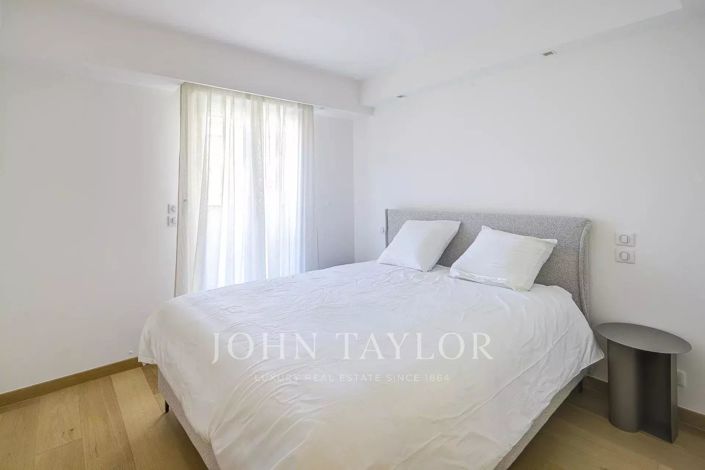 Image No.20-4 Bed Apartment for sale