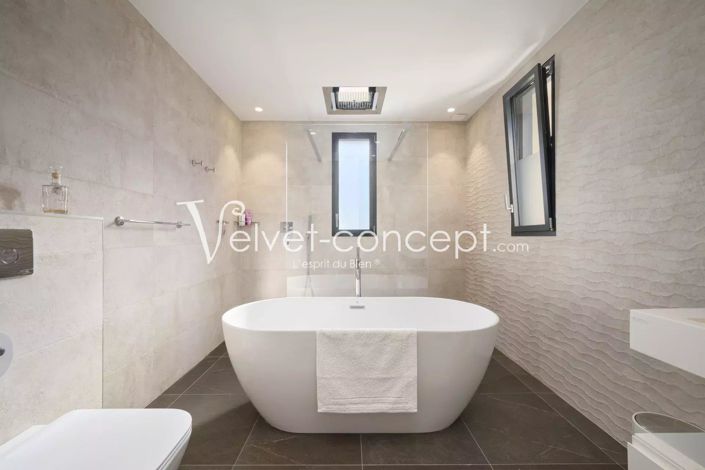 Image No.15-6 Bed House for sale