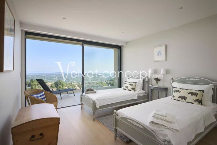 Image No.16-6 Bed House for sale