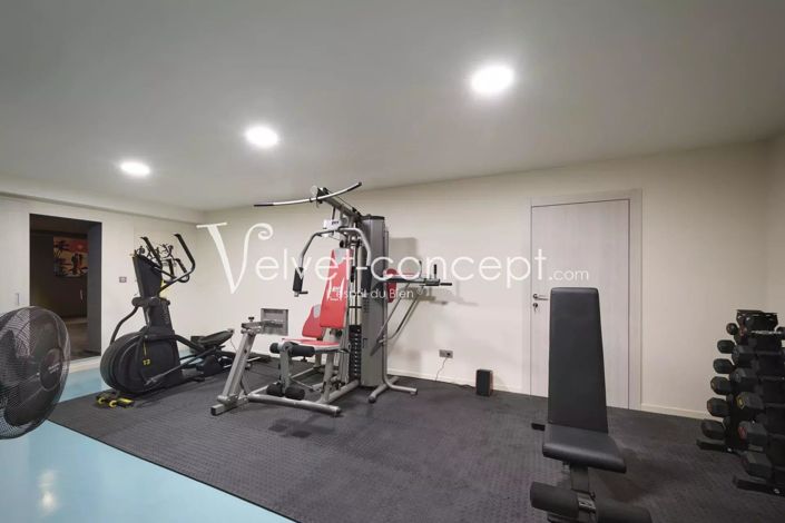 Image No.19-6 Bed House for sale